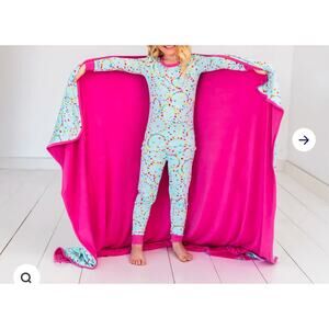 FRIENDS FOREVER (Taylor Swift Inspired- Cloud Blanket-Little Sleepies- NEW NIB